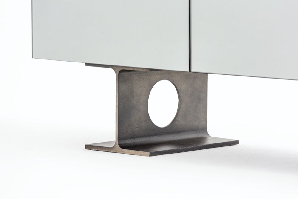 Detail of the beam