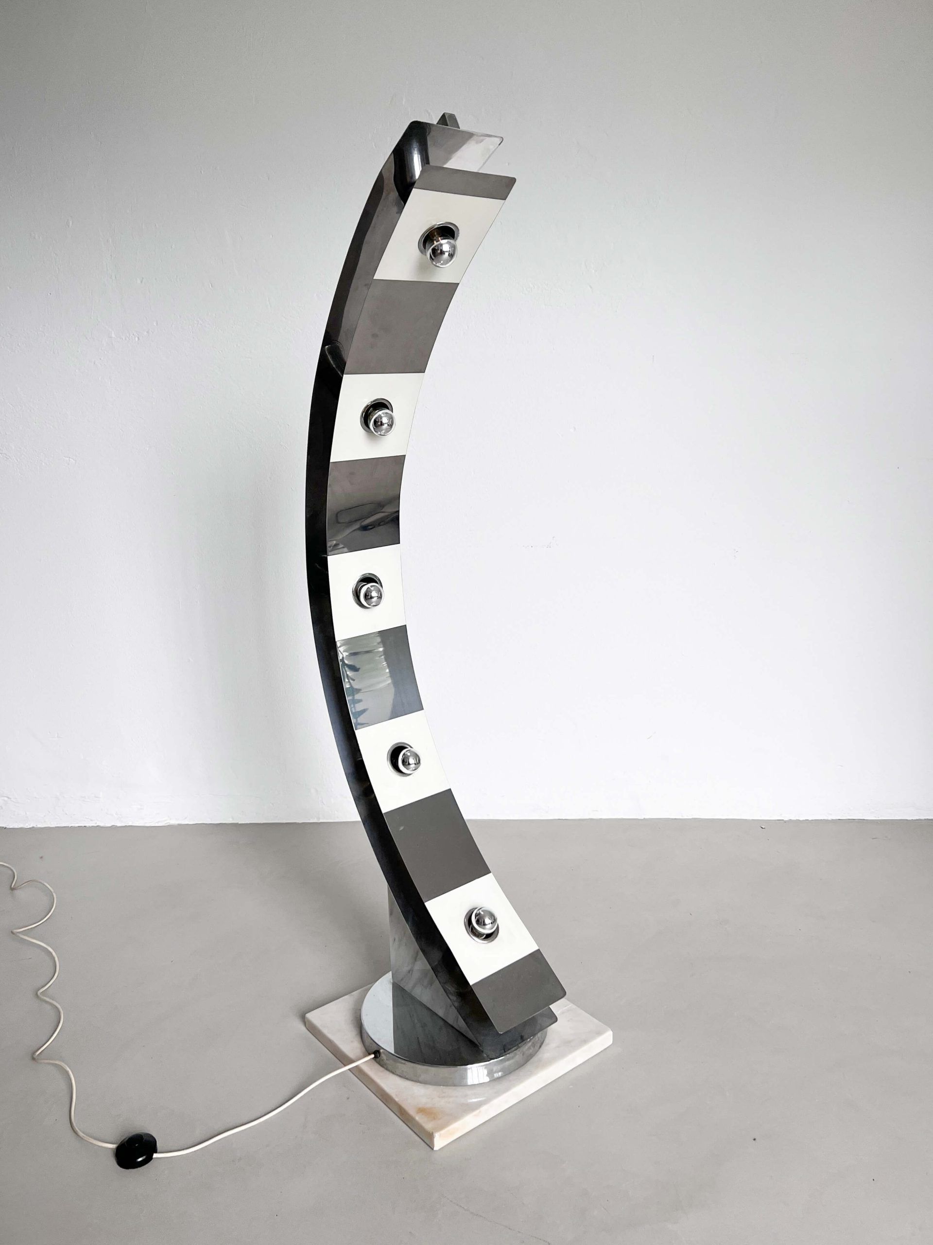Sculptural Space Age floor lamp by Reggiani Sculptural Space Age floor lamp by Reggiani
