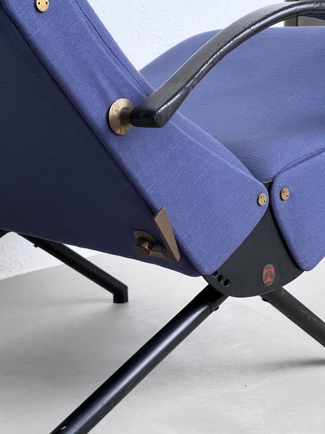 椅子 Atmszok P40 Lounge Chair | Italian Collectible Design