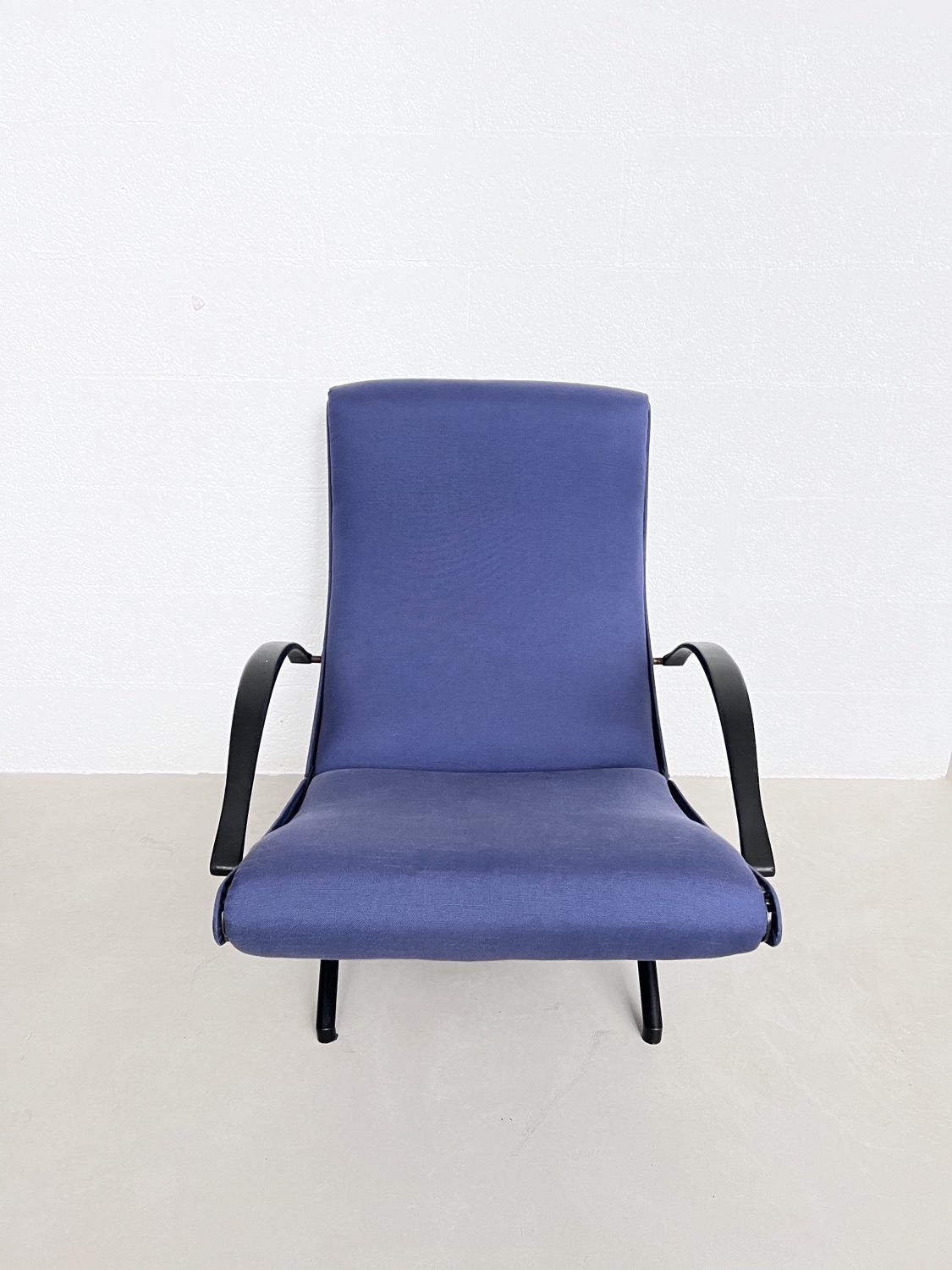 P40 Lounge Chair | Italian Collectible Design