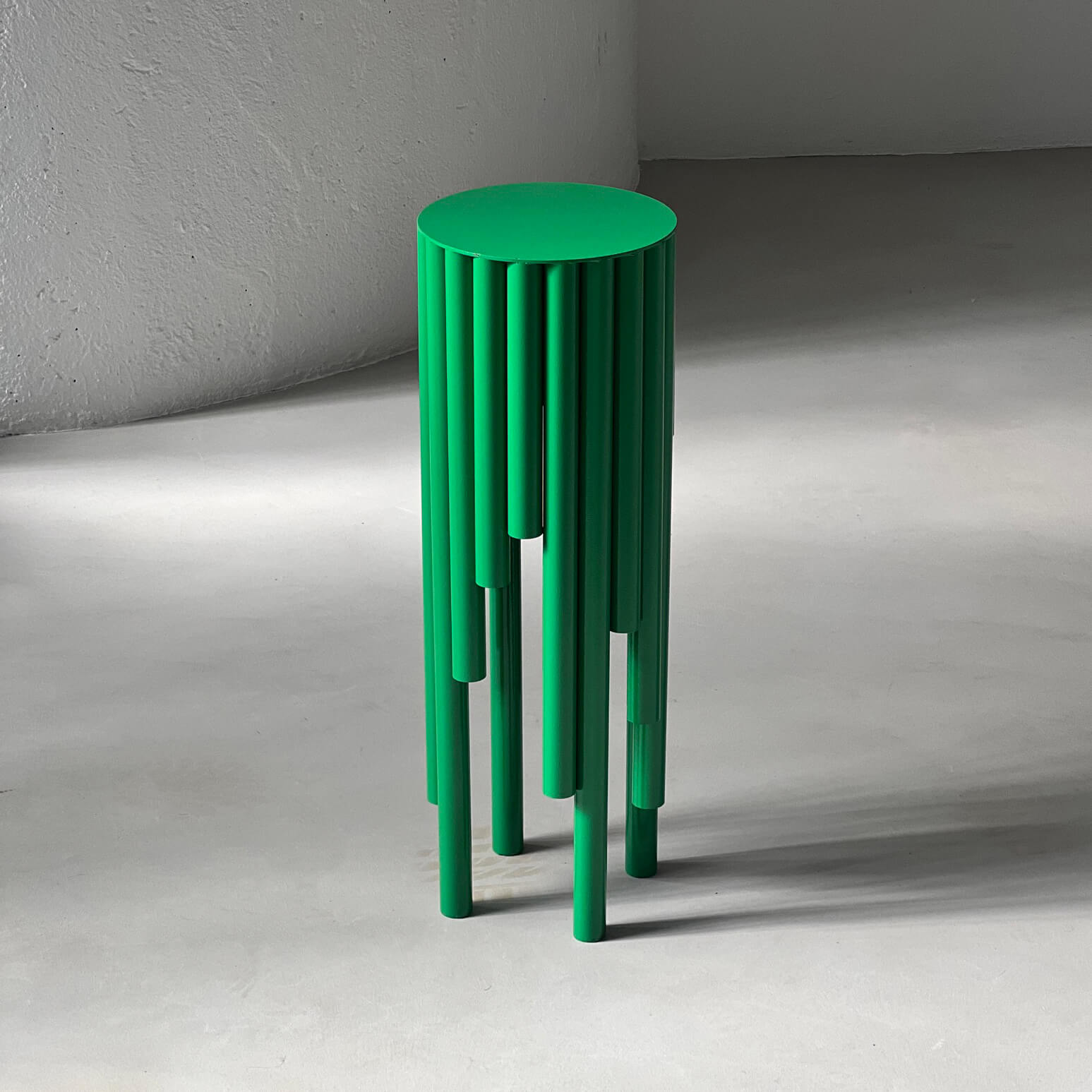 Spinzi-Circus-Side-Table-Metal-Green-Collectible-Design-4